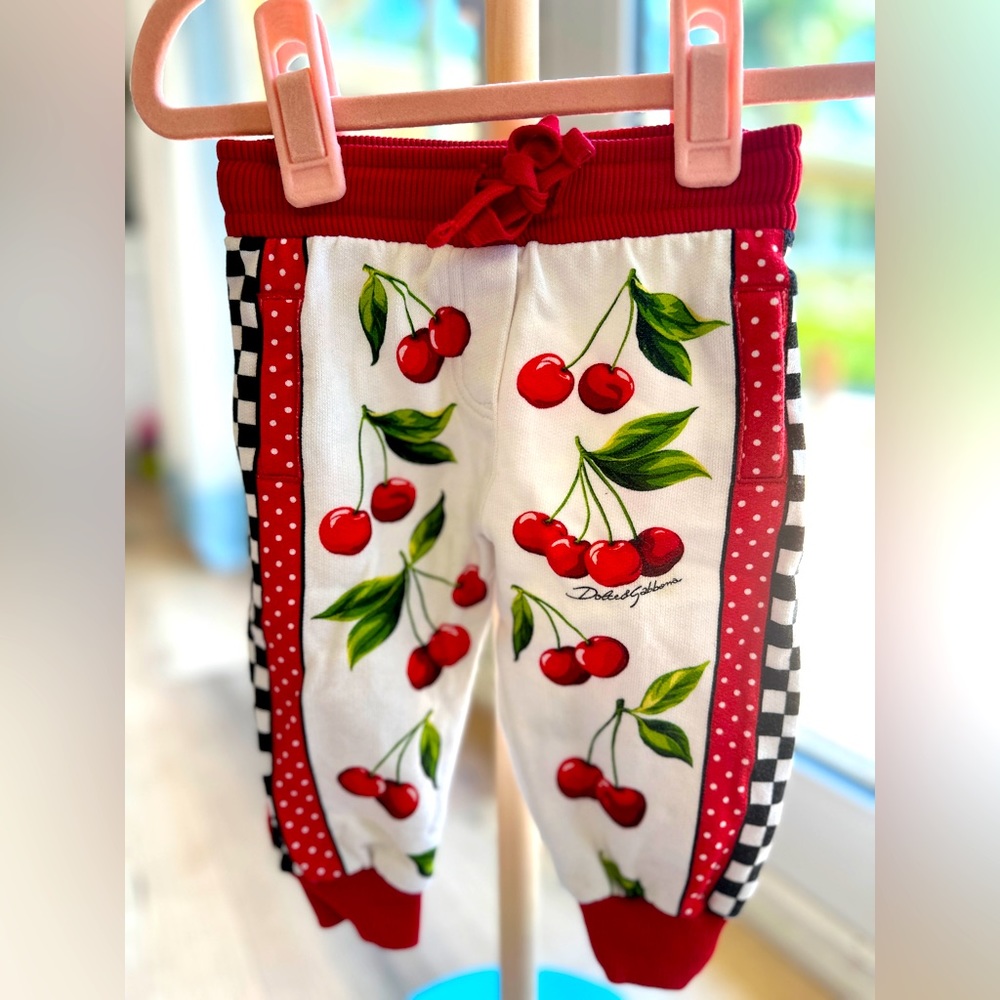 Dolce & Gabbana cherry print joggers / sweatpants size 6-9 months